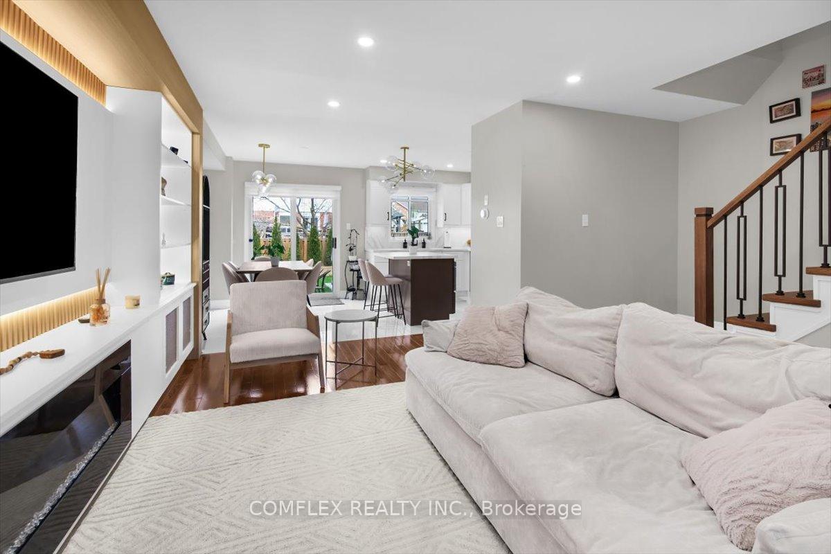 Photo 7 of 4417 Vallence Drive, Burlington, Shoreacres — HOMEH