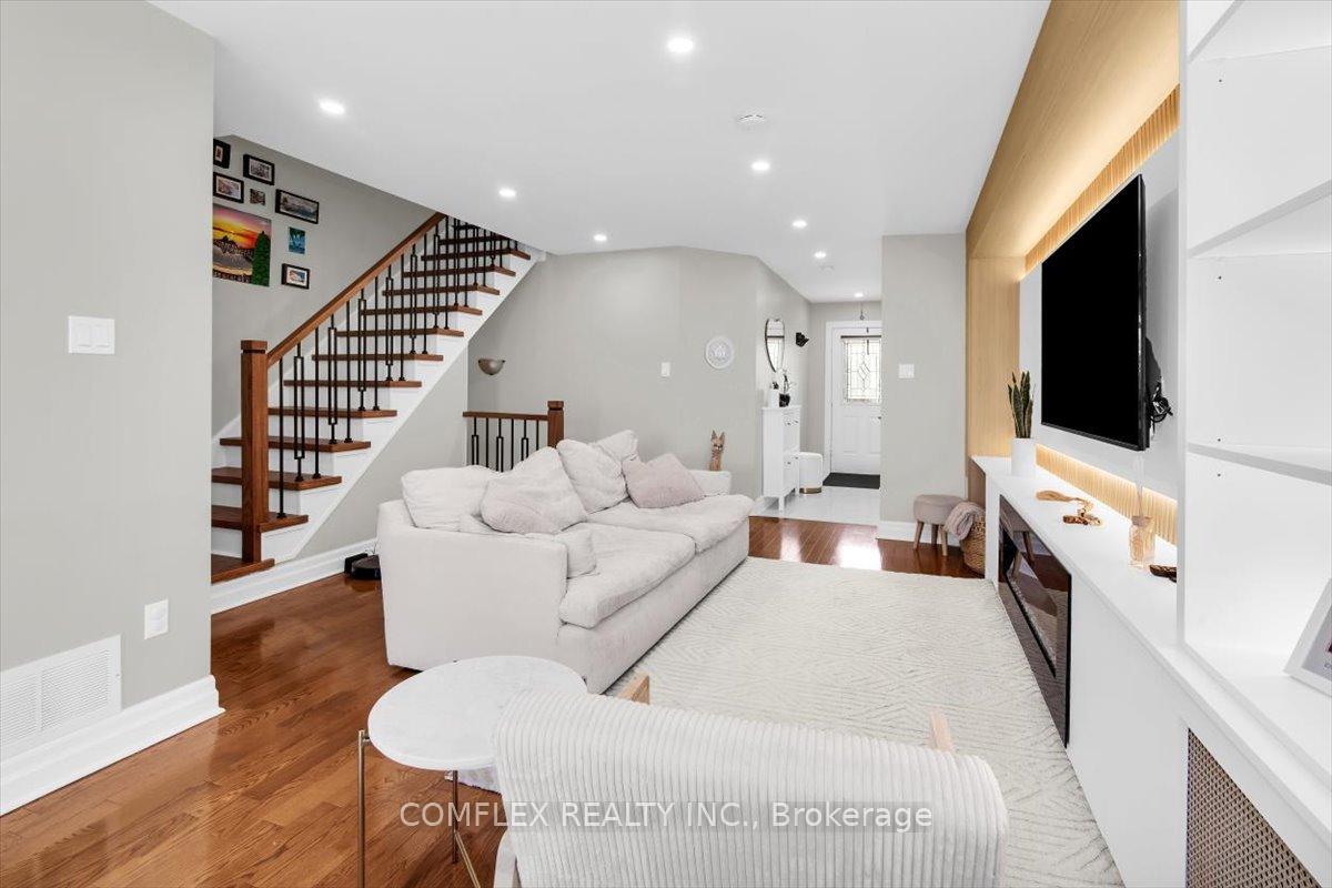 Photo 10 of 4417 Vallence Drive, Burlington, Shoreacres — HOMEH