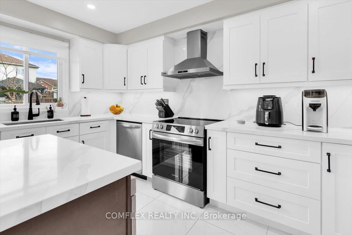 Photo 17 of 4417 Vallence Drive, Burlington, Shoreacres — HOMEH
