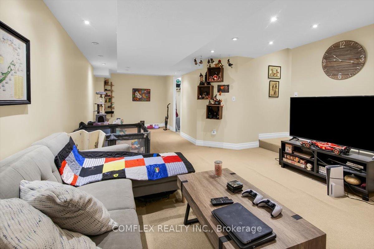 Photo 33 of 4417 Vallence Drive, Burlington, Shoreacres — HOMEH