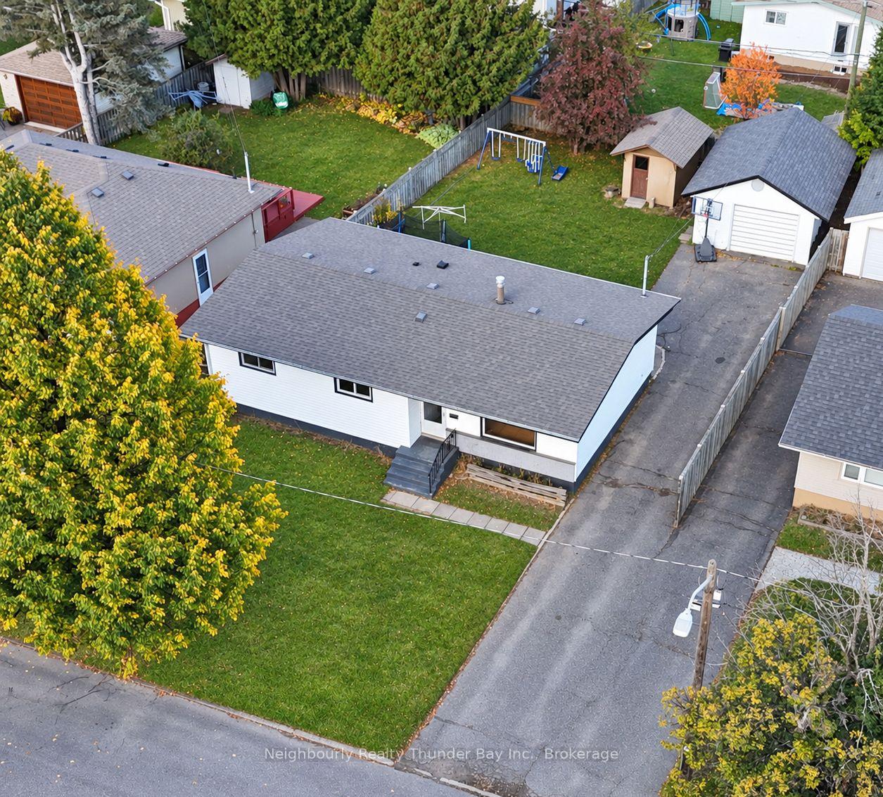 Photo 2 of 119 Glendale Crescent, Thunder Bay, Edgewater Park — HOMEH