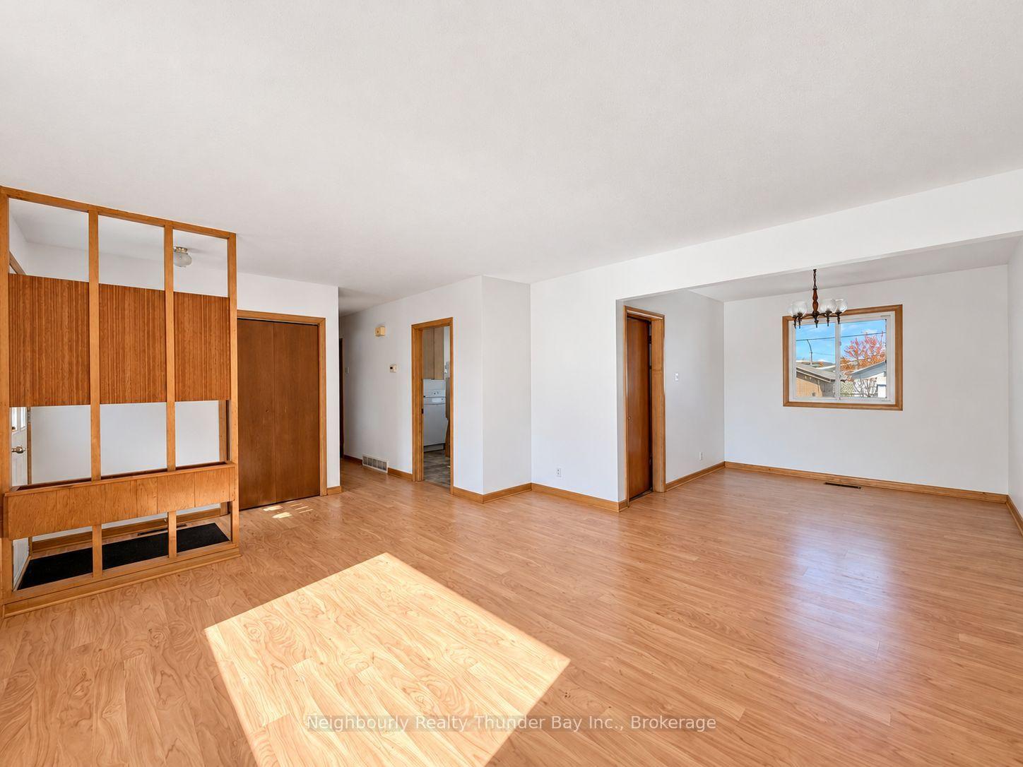 Photo 5 of 119 Glendale Crescent, Thunder Bay, Edgewater Park — HOMEH