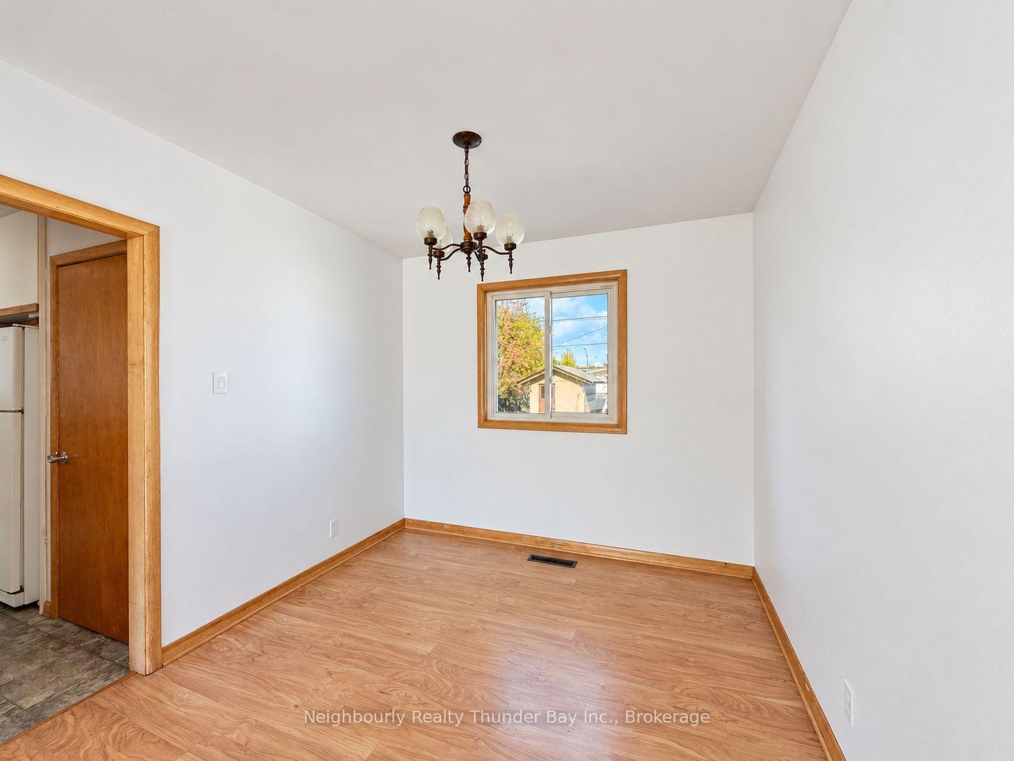 Photo 6 of 119 Glendale Crescent, Thunder Bay, Edgewater Park — HOMEH