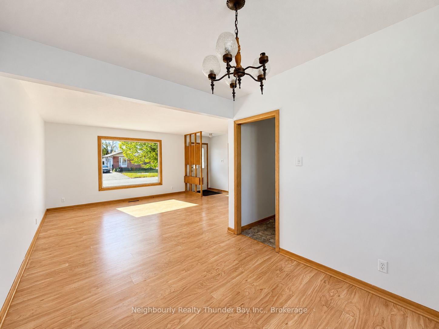 Photo 7 of 119 Glendale Crescent, Thunder Bay, Edgewater Park — HOMEH