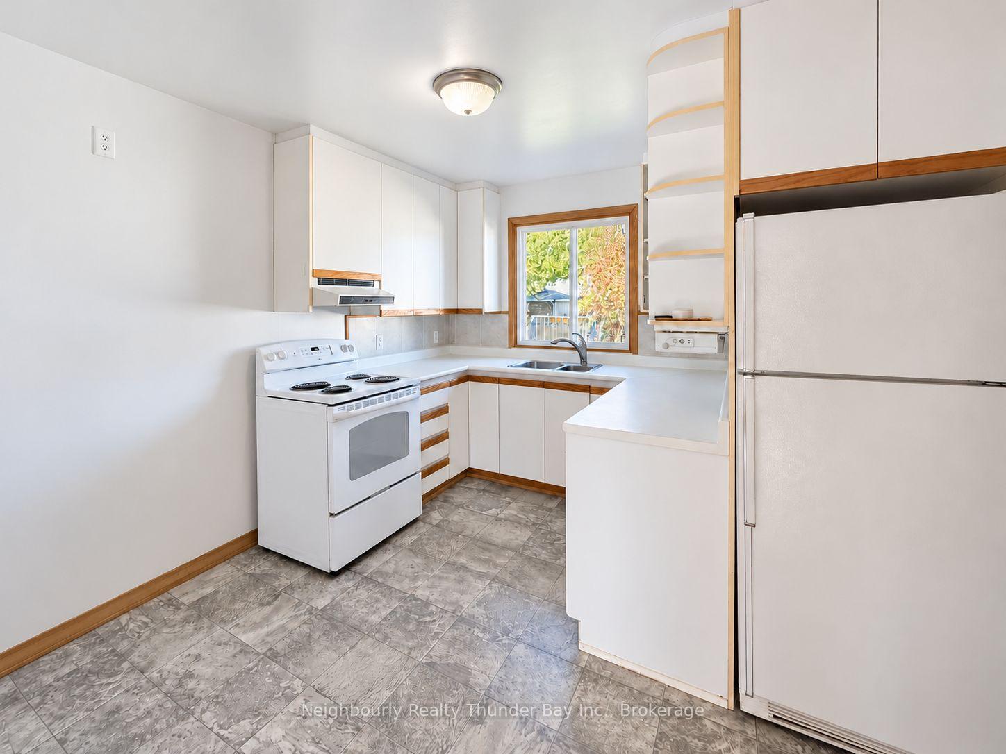 Photo 8 of 119 Glendale Crescent, Thunder Bay, Edgewater Park — HOMEH
