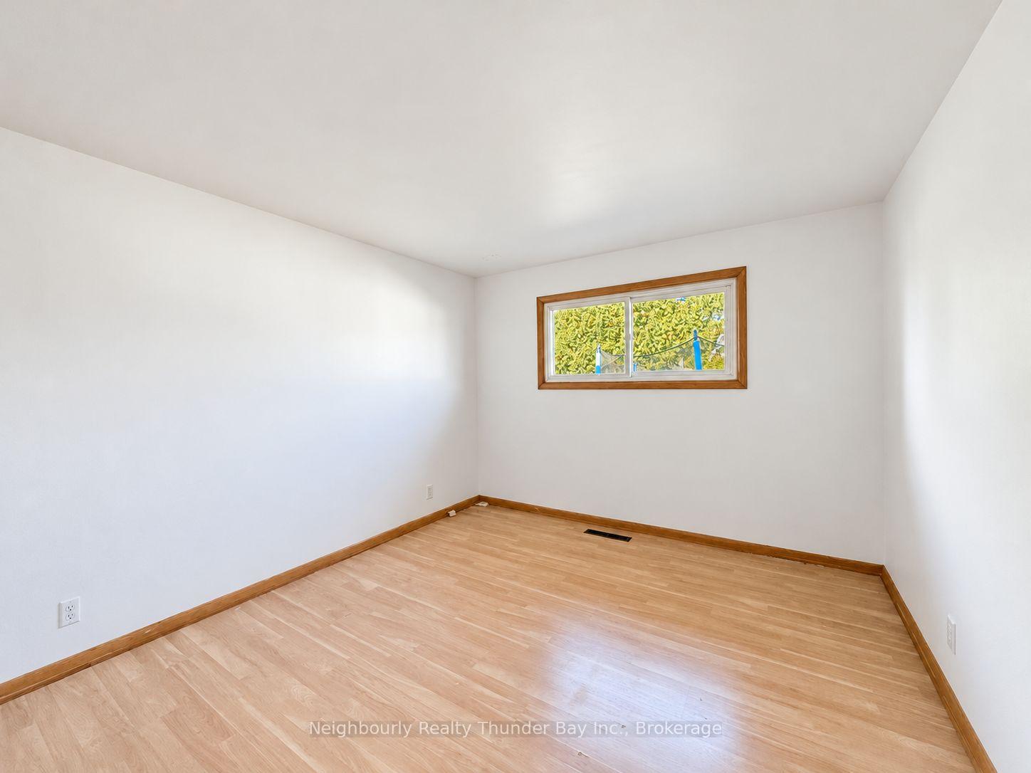 Photo 13 of 119 Glendale Crescent, Thunder Bay, Edgewater Park — HOMEH