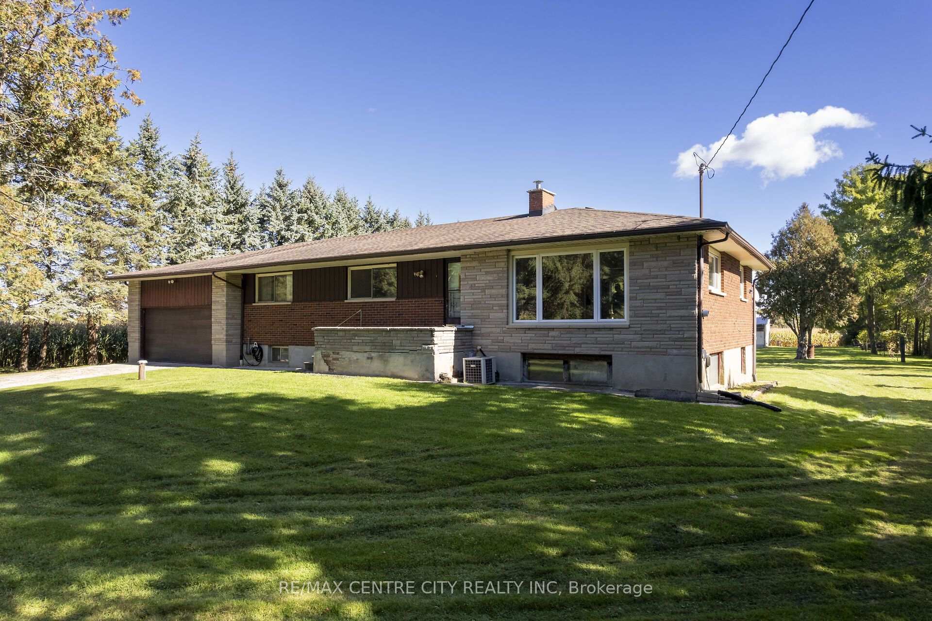 Photo 18 of 20952 Rebecca Road, Thames Centre, Thorndale — HOMEH