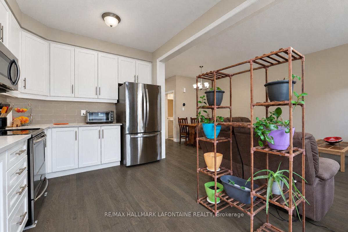 Photo 16 of 244 Willow Aster Circle, Ottawa, Avalon West — HOMEH