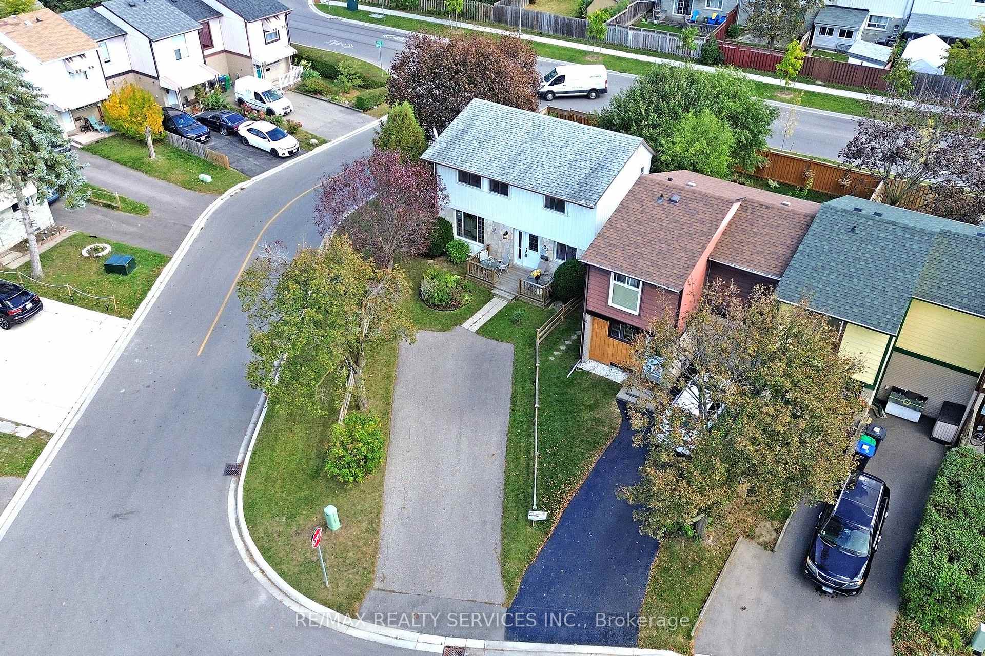 Photo 3 of 25 Jennifer Square, Brampton, Northgate — HOMEH