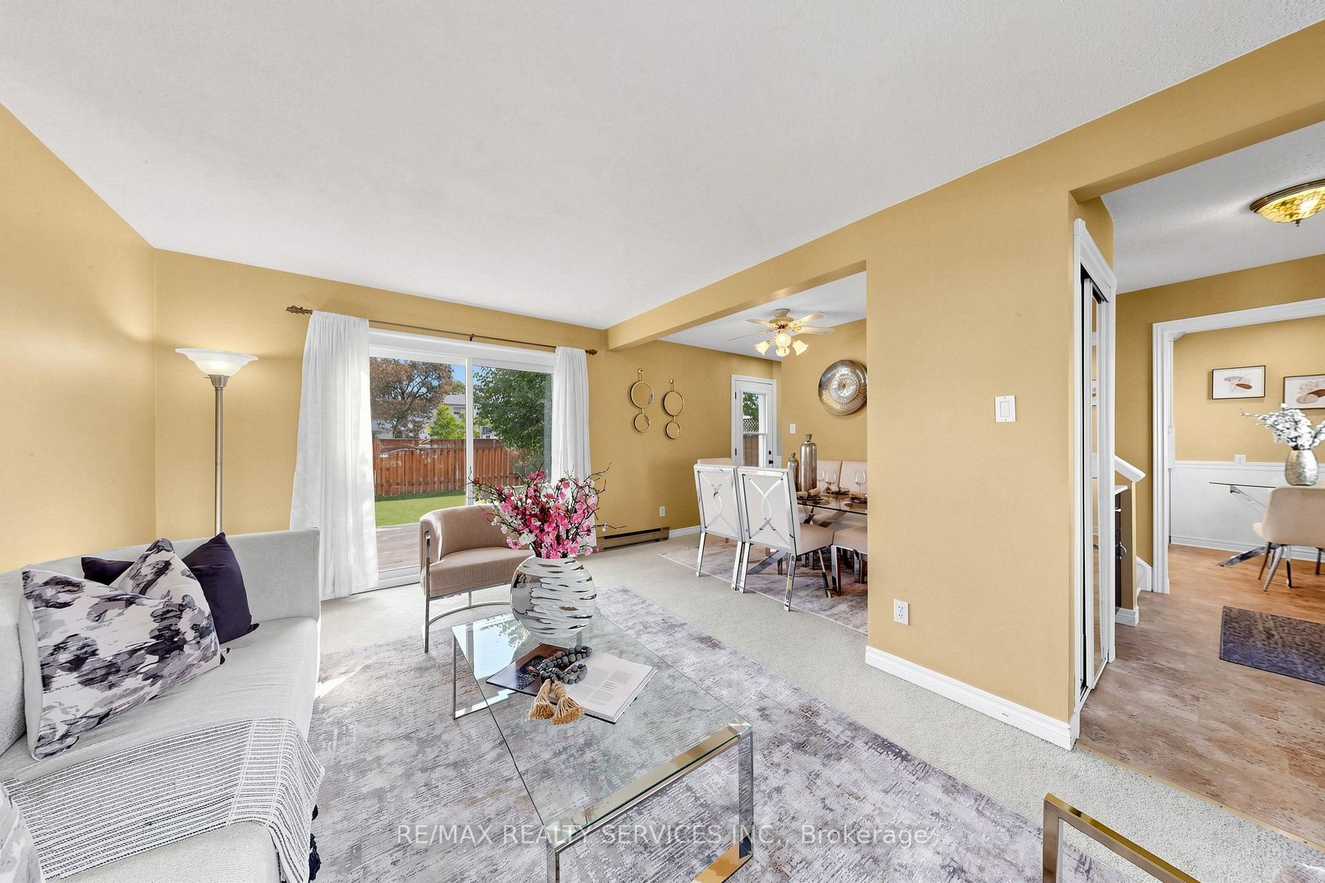 Photo 10 of 25 Jennifer Square, Brampton, Northgate — HOMEH