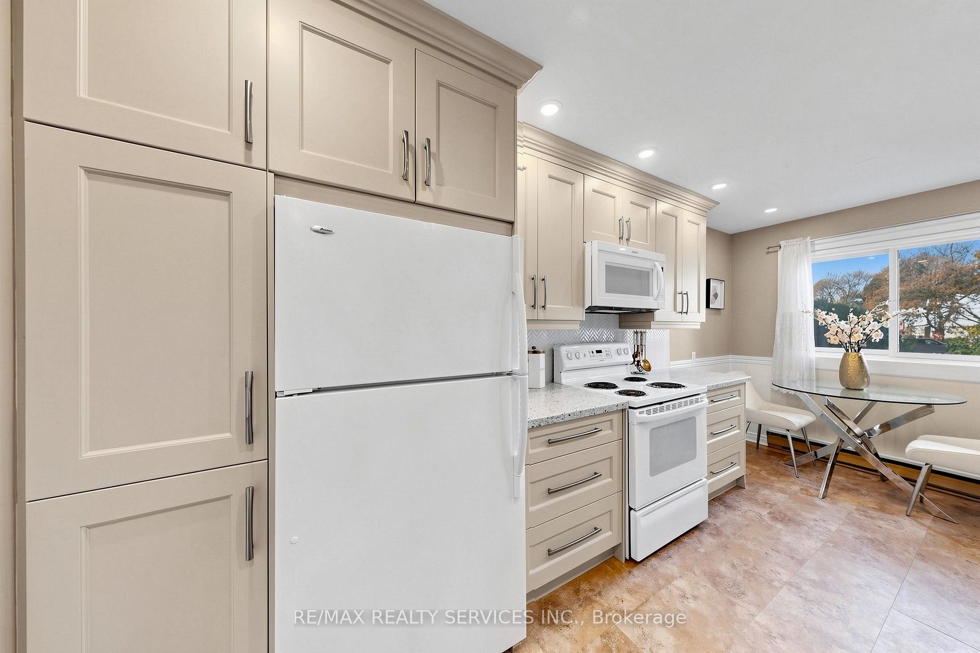 Photo 14 of 25 Jennifer Square, Brampton, Northgate — HOMEH