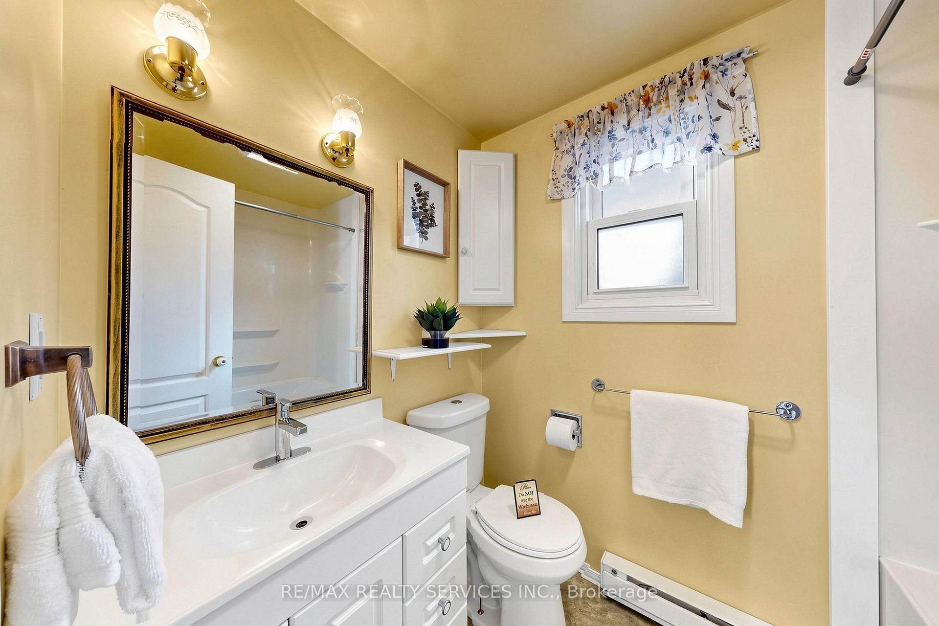 Photo 23 of 25 Jennifer Square, Brampton, Northgate — HOMEH