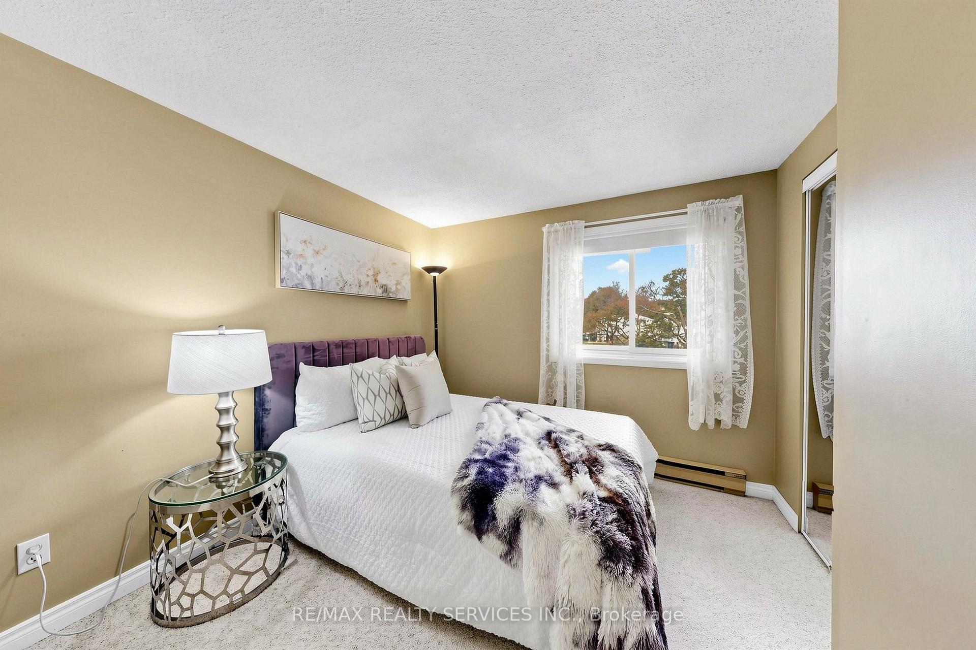 Photo 24 of 25 Jennifer Square, Brampton, Northgate — HOMEH