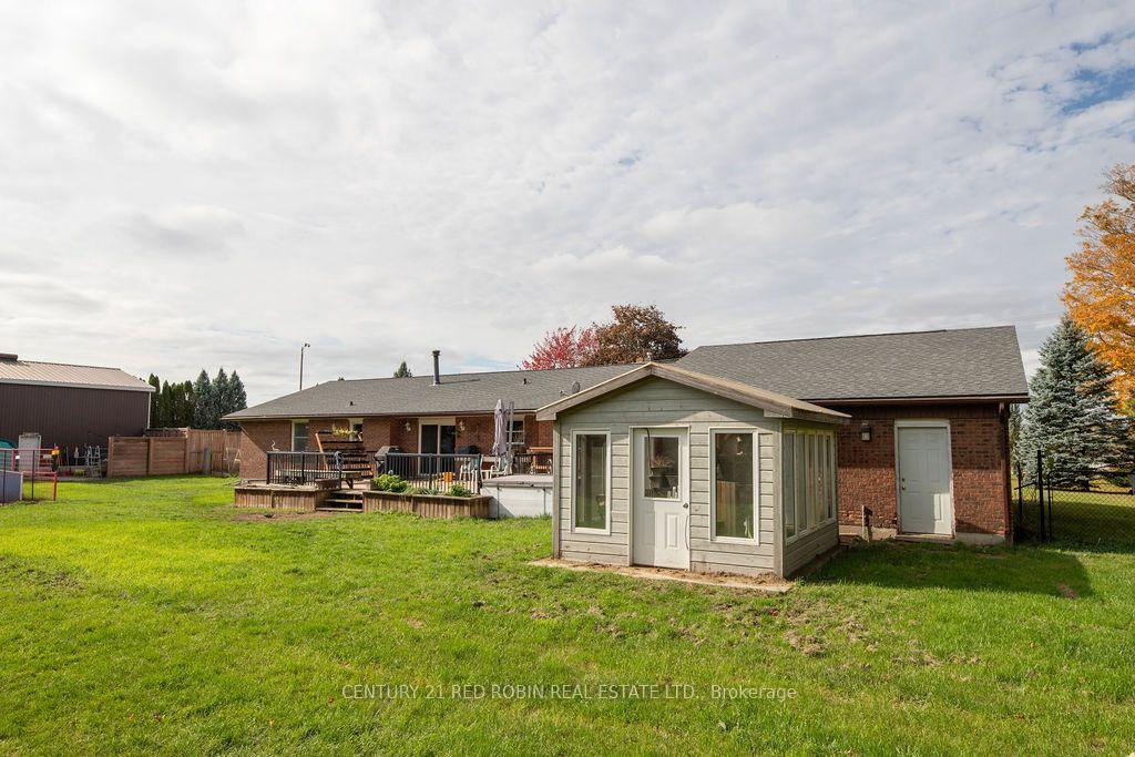Photo 6 of 312 Carroll Street E, Strathroy-Caradoc, SE — HOMEH