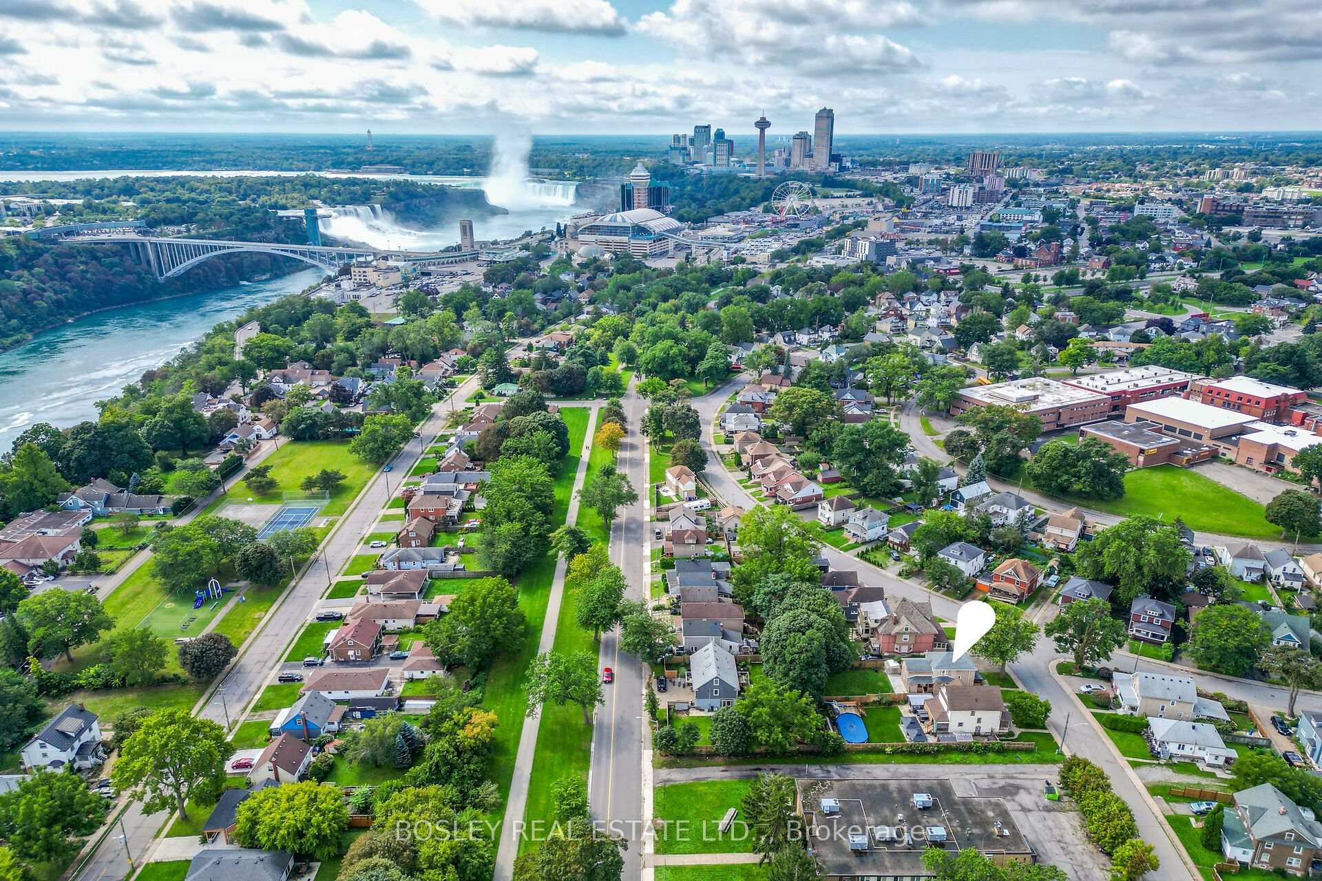 Photo 3 of 5186 Mcglashan Crescent, Niagara Falls, Downtown — HOMEH