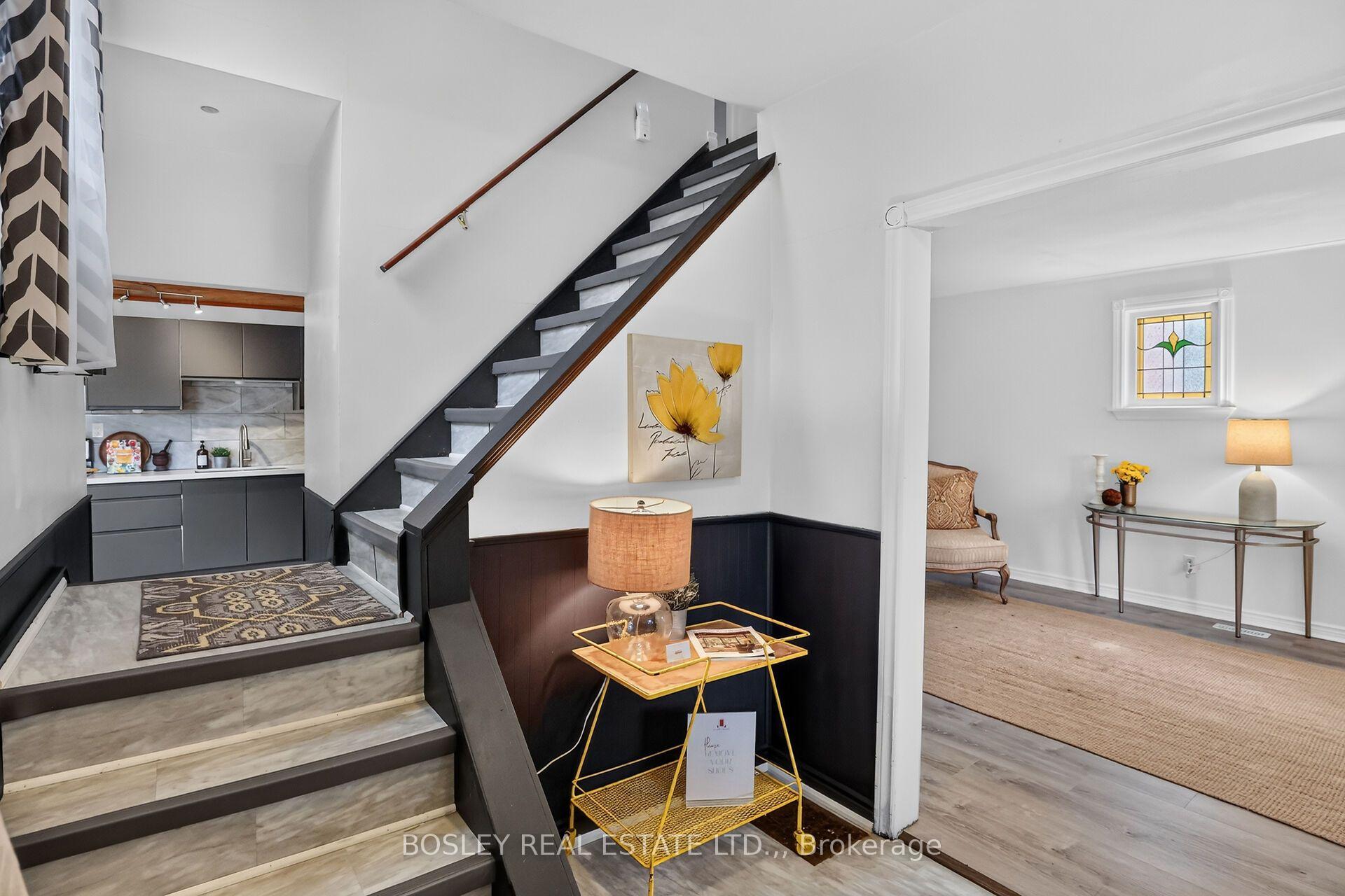 Photo 8 of 5186 Mcglashan Crescent, Niagara Falls, Downtown — HOMEH