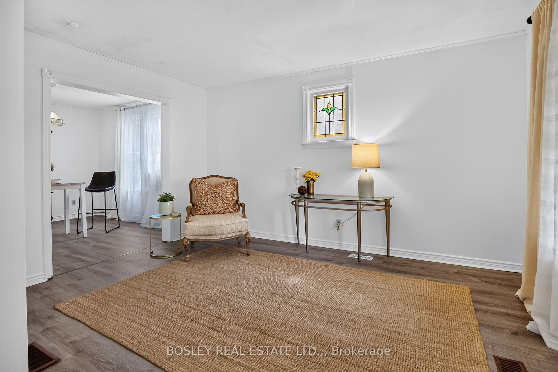 Photo 9 of 5186 Mcglashan Crescent, Niagara Falls, Downtown — HOMEH
