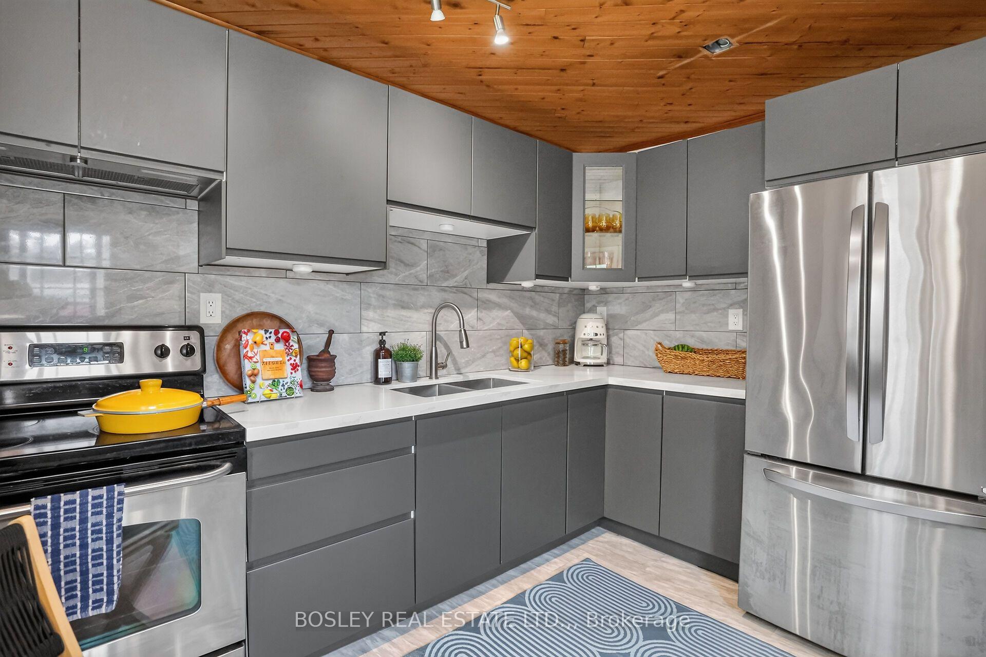 Photo 14 of 5186 Mcglashan Crescent, Niagara Falls, Downtown — HOMEH