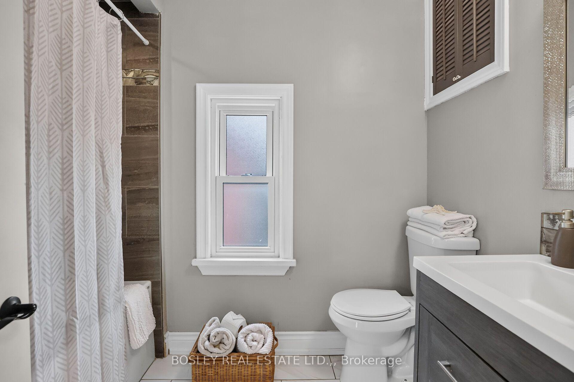 Photo 18 of 5186 Mcglashan Crescent, Niagara Falls, Downtown — HOMEH