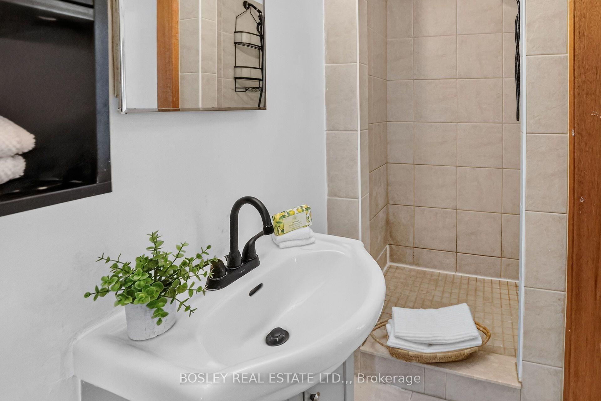 Photo 31 of 5186 Mcglashan Crescent, Niagara Falls, Downtown — HOMEH