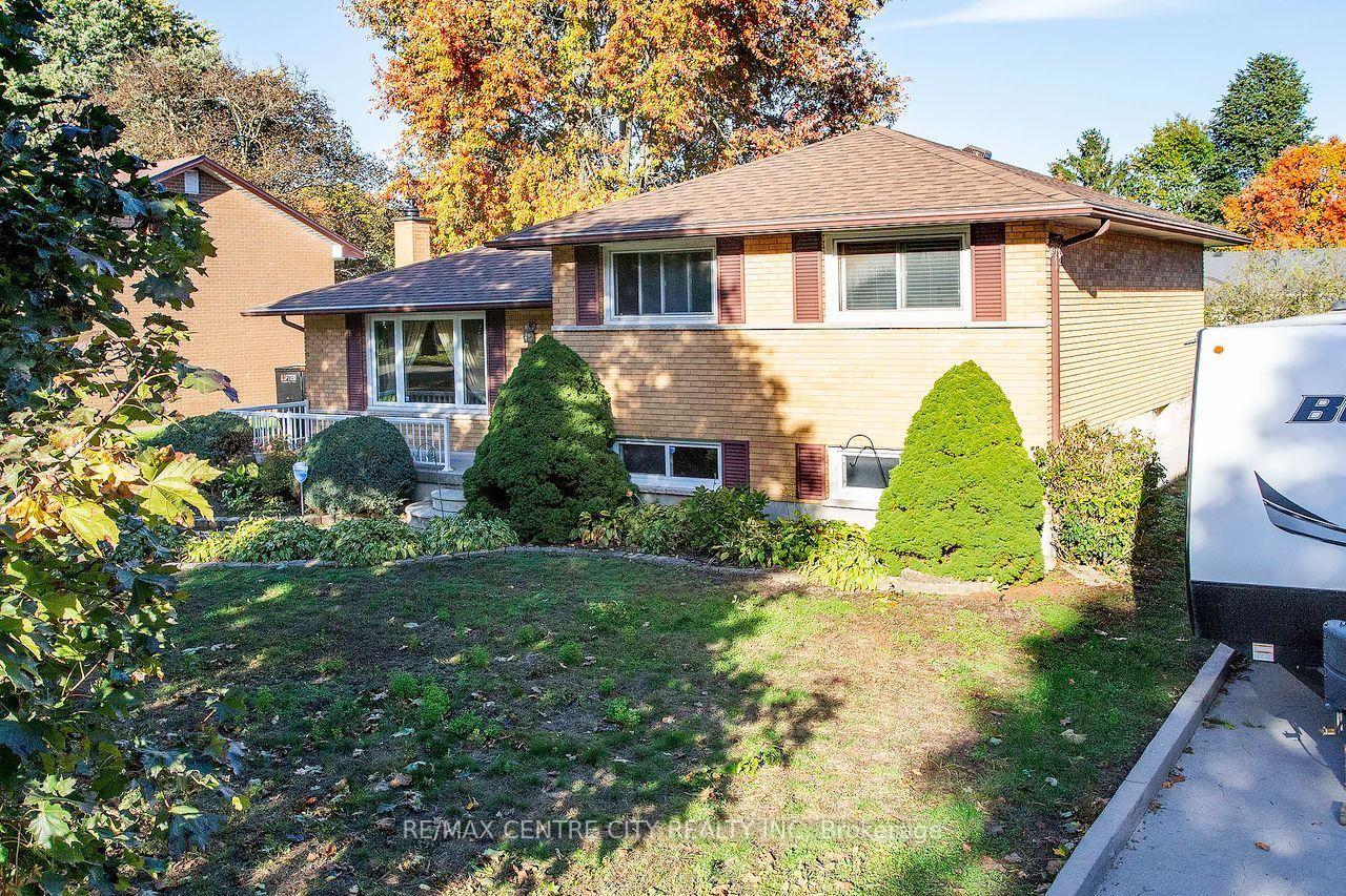 Photo 2 of 1478 Glengarry Avenue, London, North H — HOMEH