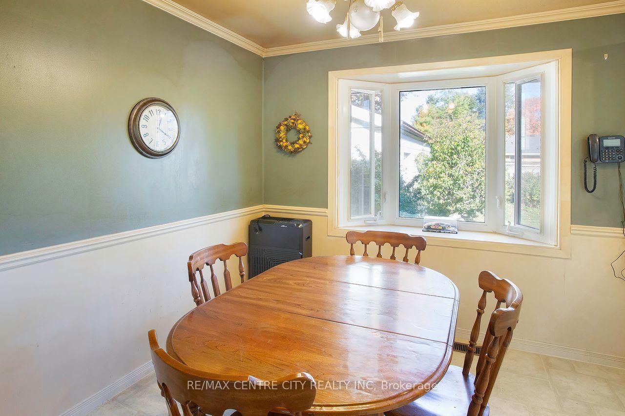 Photo 13 of 1478 Glengarry Avenue, London, North H — HOMEH