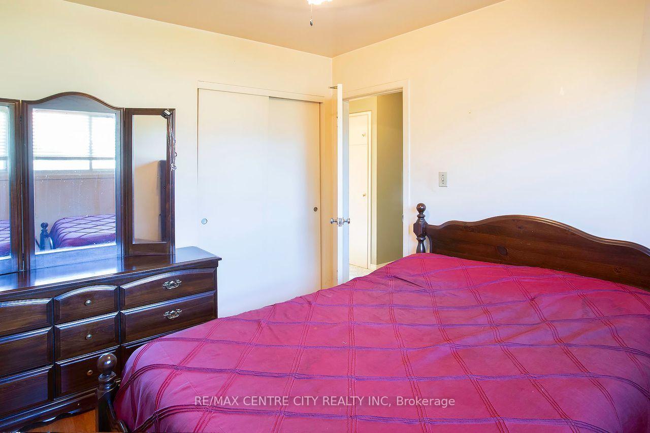 Photo 15 of 1478 Glengarry Avenue, London, North H — HOMEH