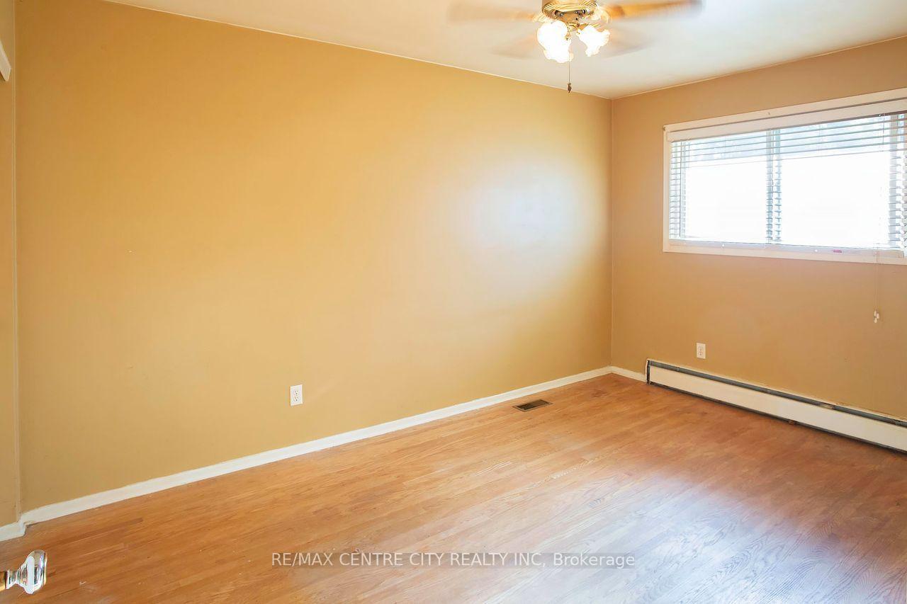 Photo 17 of 1478 Glengarry Avenue, London, North H — HOMEH