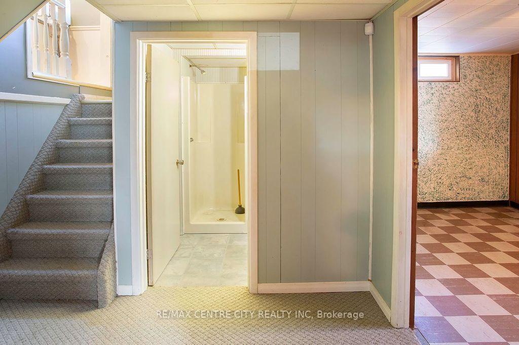 Photo 23 of 1478 Glengarry Avenue, London, North H — HOMEH