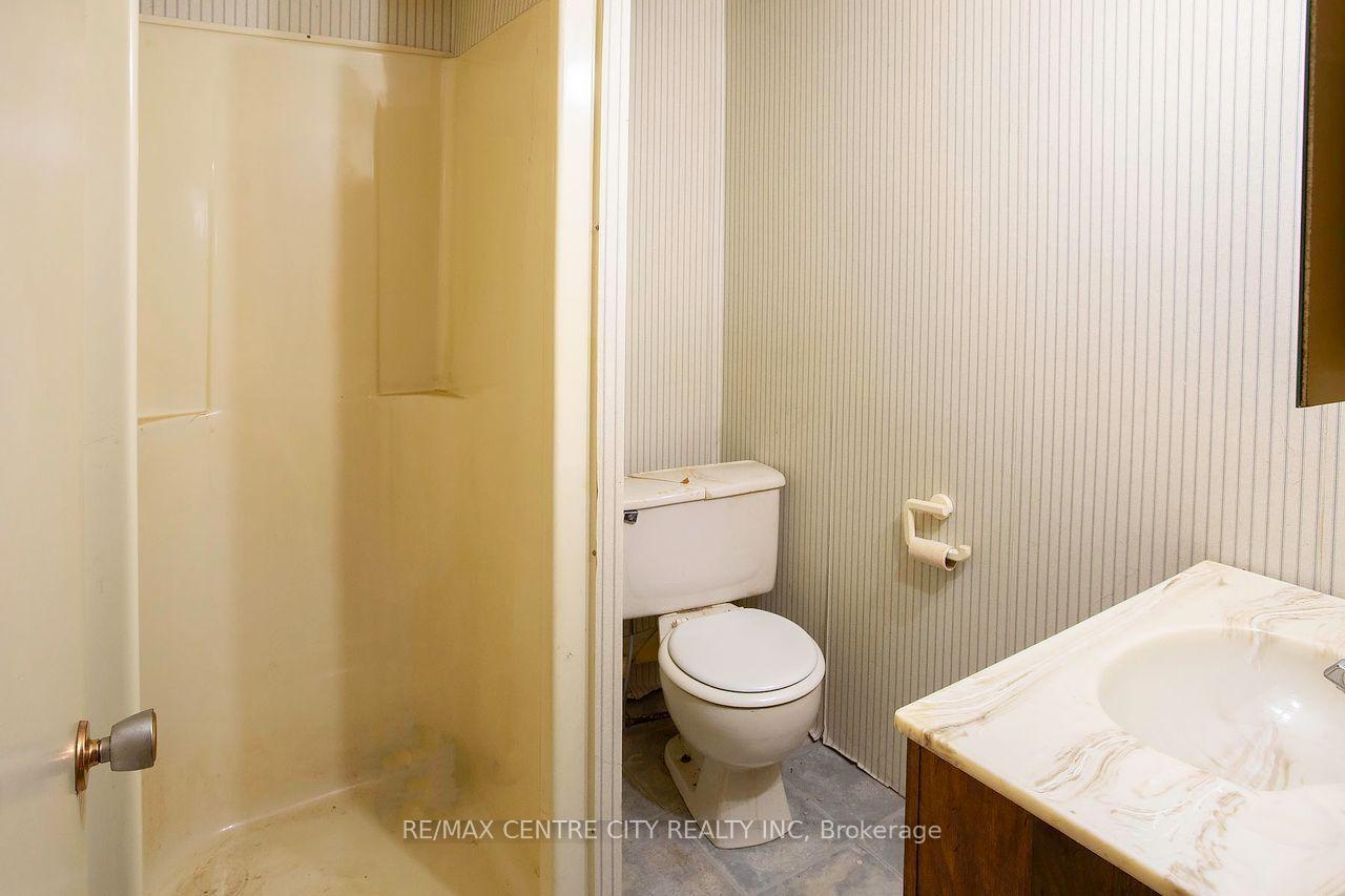 Photo 28 of 1478 Glengarry Avenue, London, North H — HOMEH