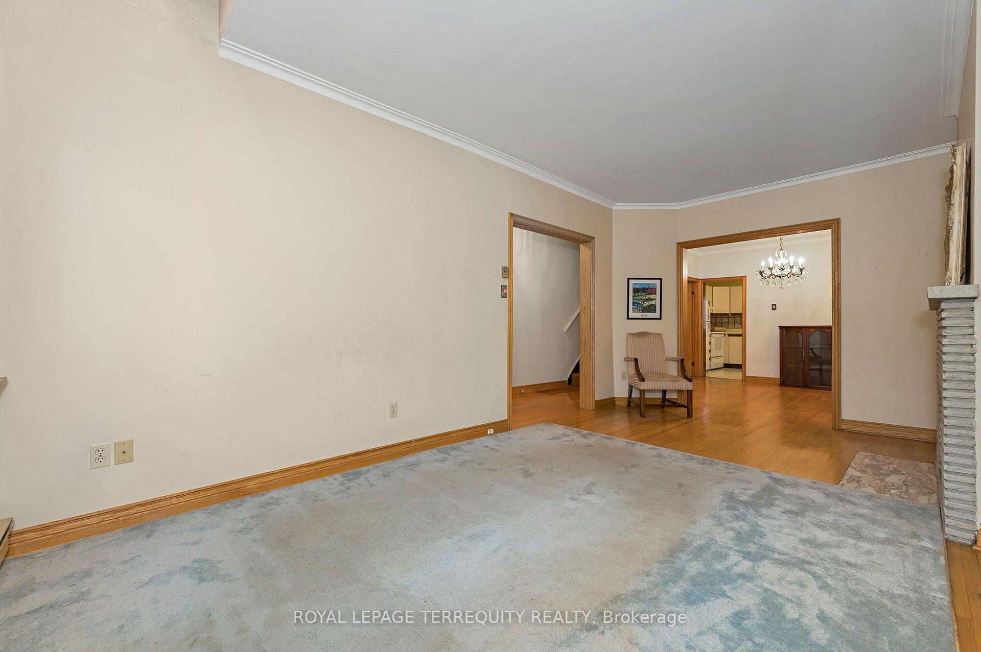 Photo 6 of 209 Caledonia Road, Toronto, Corso Italia-Davenport — HOMEH