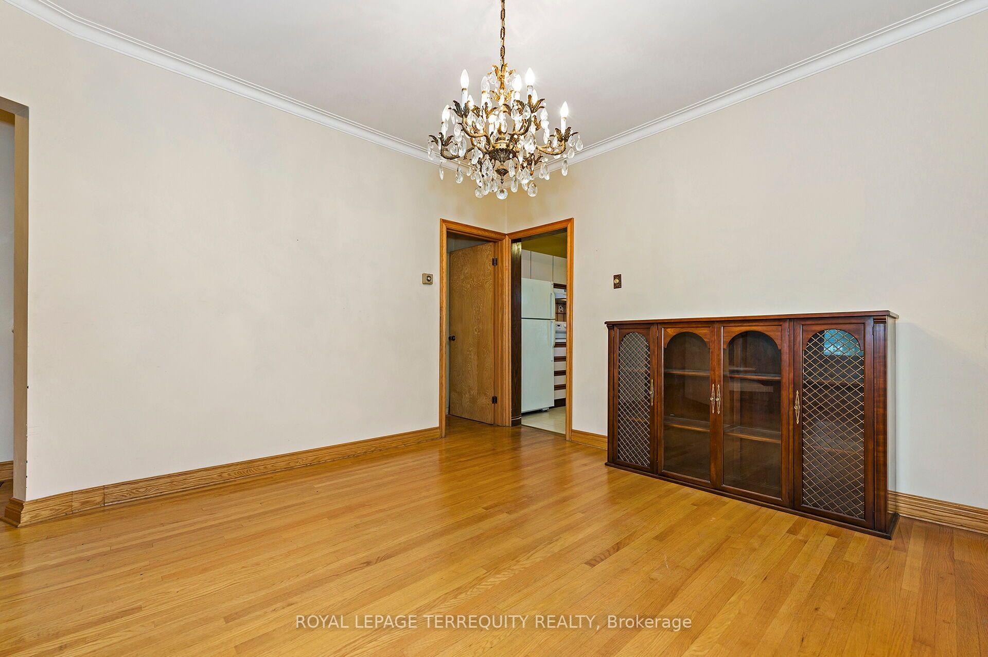 Photo 7 of 209 Caledonia Road, Toronto, Corso Italia-Davenport — HOMEH