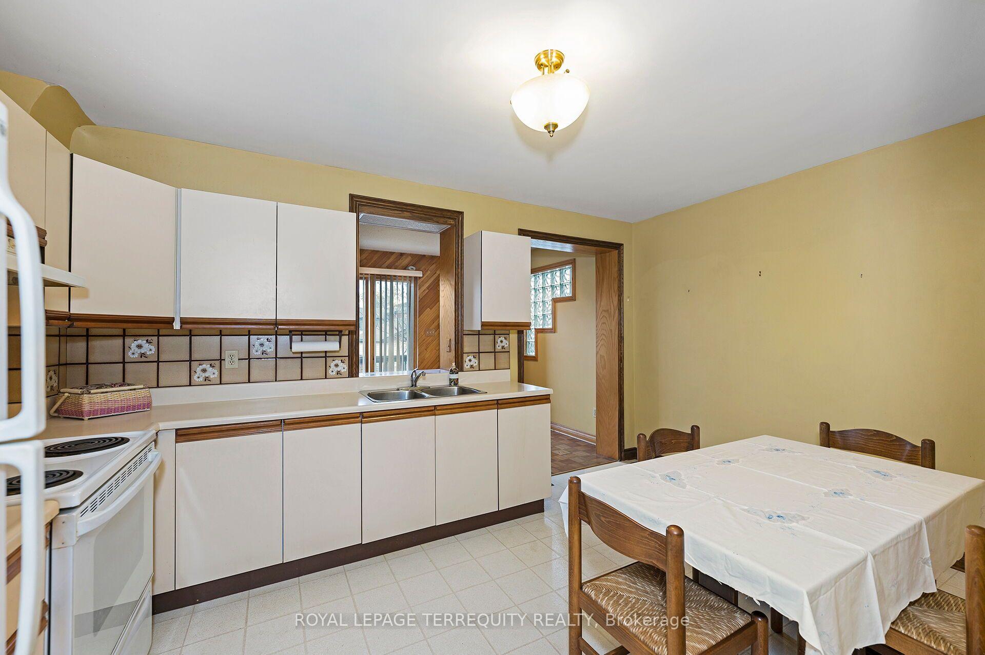 Photo 10 of 209 Caledonia Road, Toronto, Corso Italia-Davenport — HOMEH