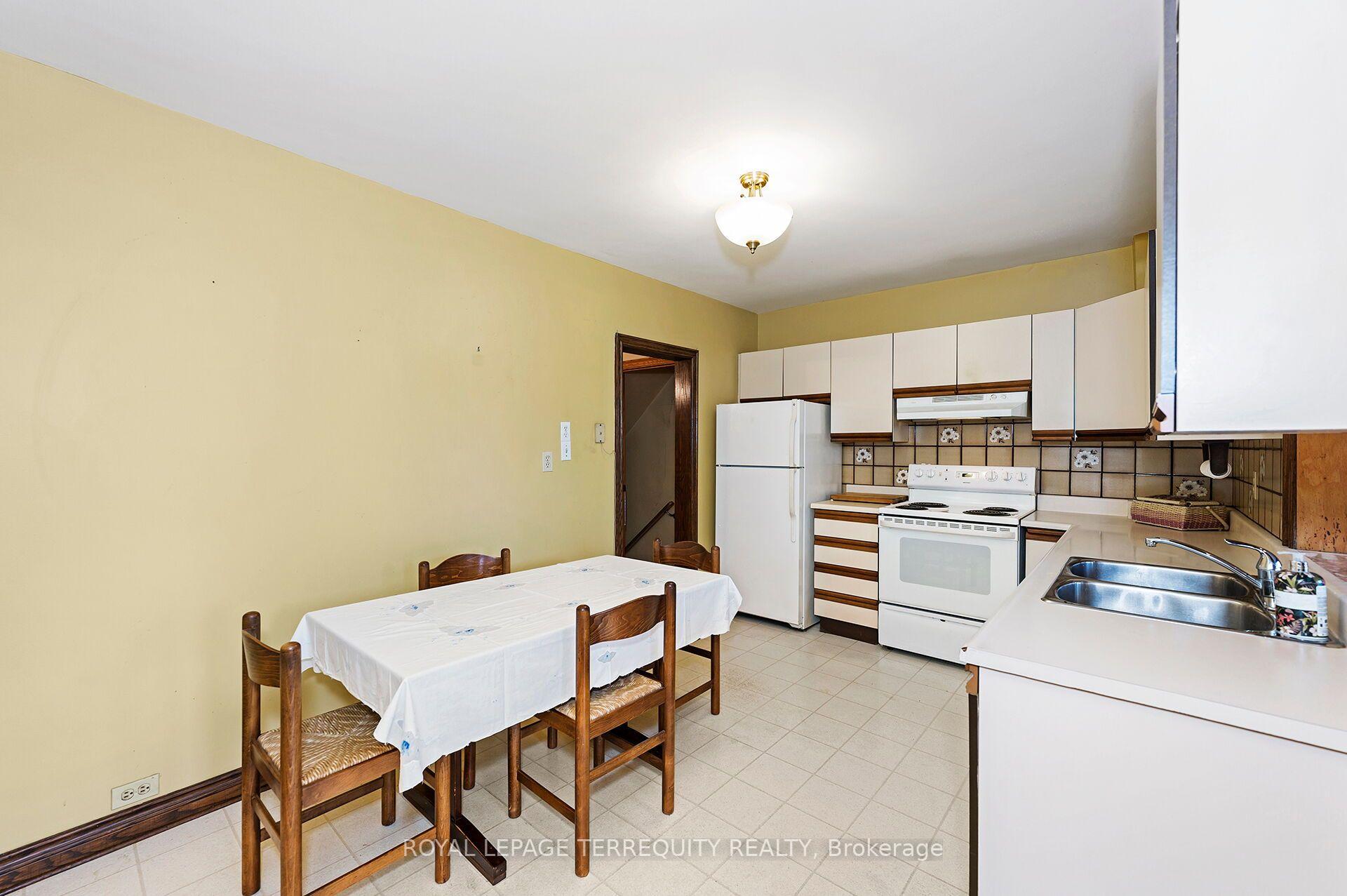 Photo 12 of 209 Caledonia Road, Toronto, Corso Italia-Davenport — HOMEH