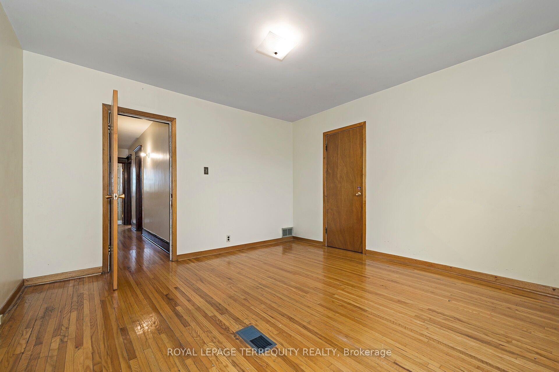 Photo 20 of 209 Caledonia Road, Toronto, Corso Italia-Davenport — HOMEH
