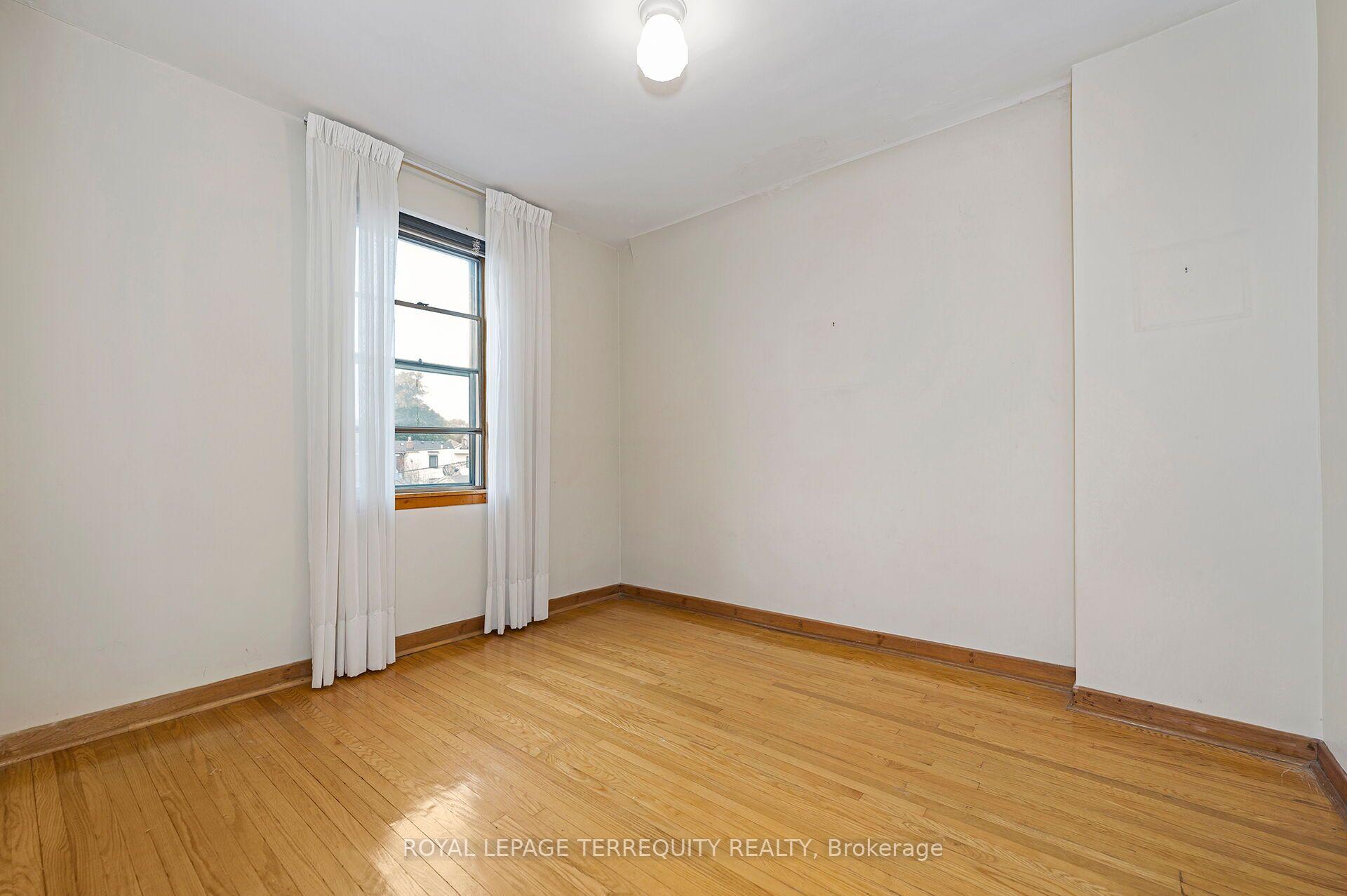 Photo 22 of 209 Caledonia Road, Toronto, Corso Italia-Davenport — HOMEH