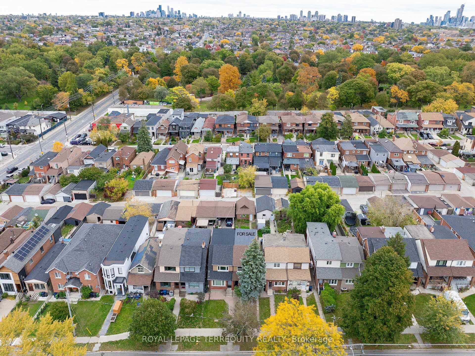 Photo 33 of 209 Caledonia Road, Toronto, Corso Italia-Davenport — HOMEH