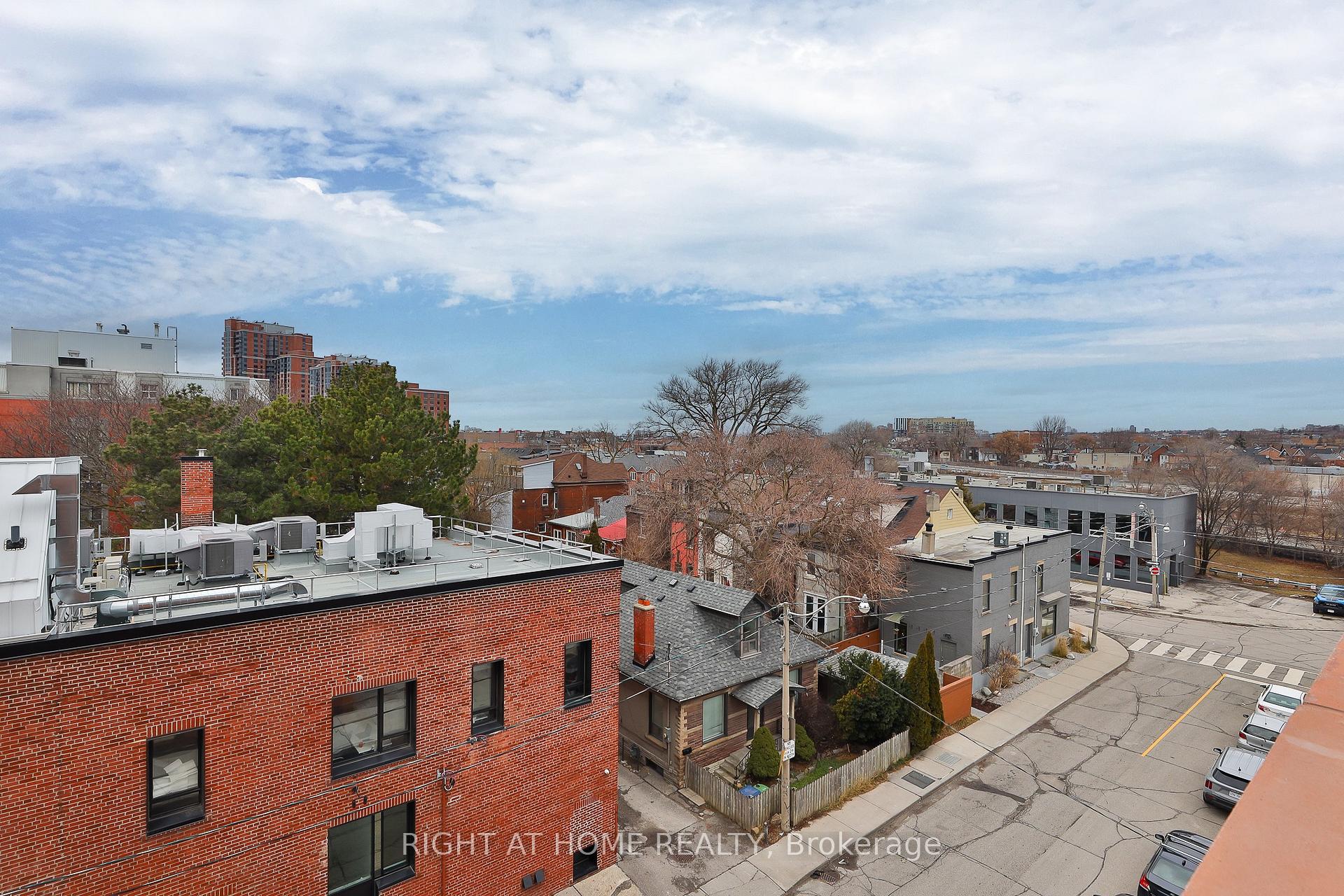 Photo 7 of Unit 409, 2720 Dundas Street W, Toronto, Junction Area — HOMEH
