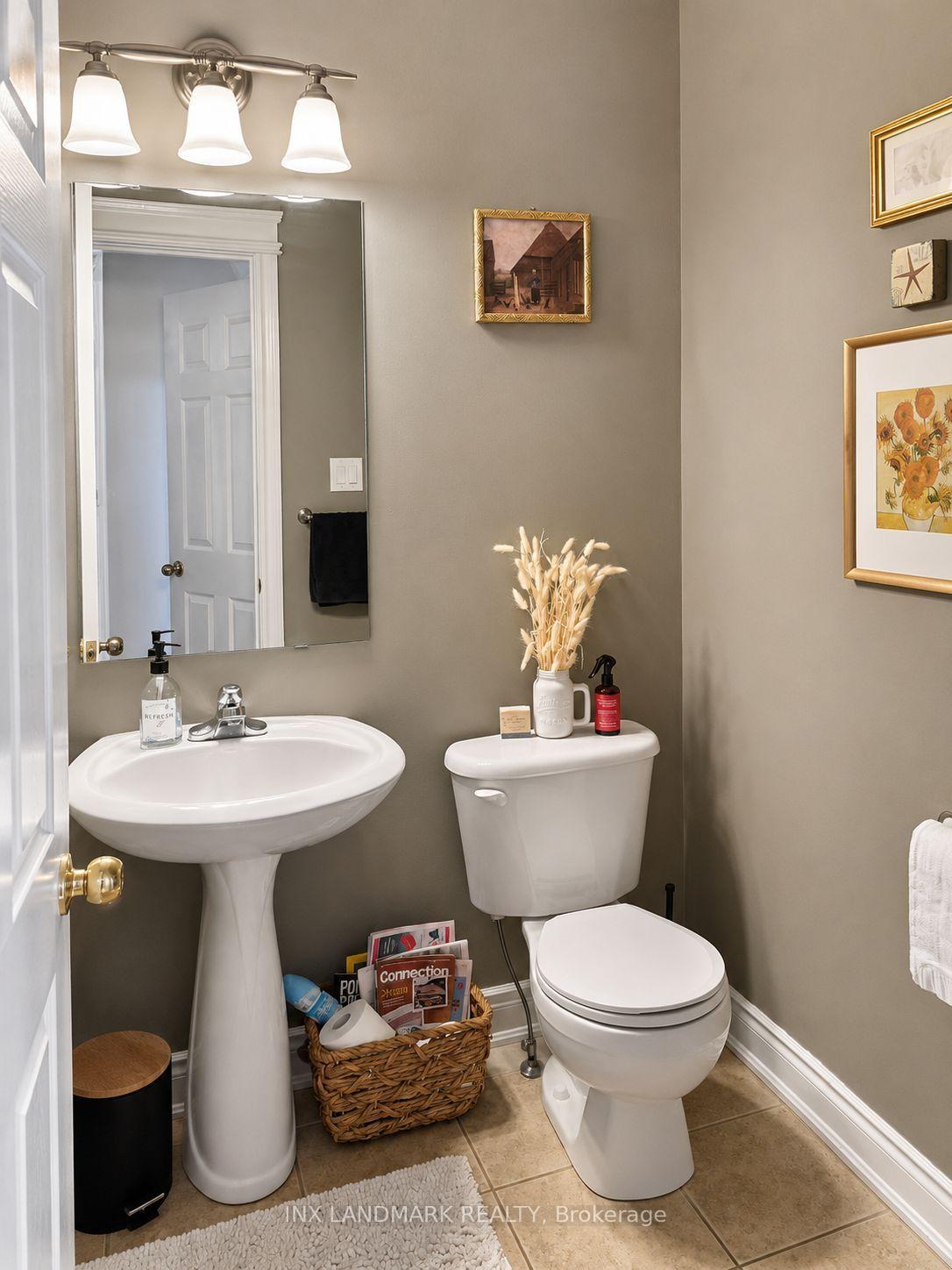 Photo 5 of 19 Stuart Avenue N, Barrie, Innis-Shore — HOMEH