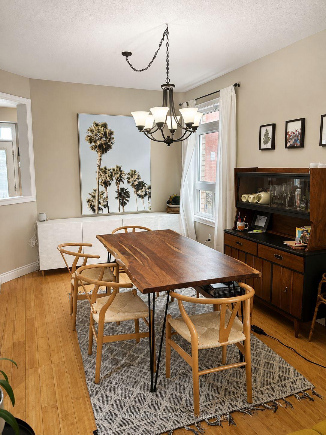 Photo 7 of 19 Stuart Avenue N, Barrie, Innis-Shore — HOMEH