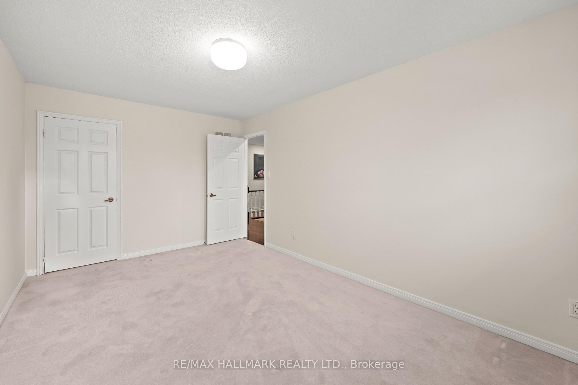Photo 3 of 7 Charnwood Place, Markham, Aileen-Willowbrook — HOMEH