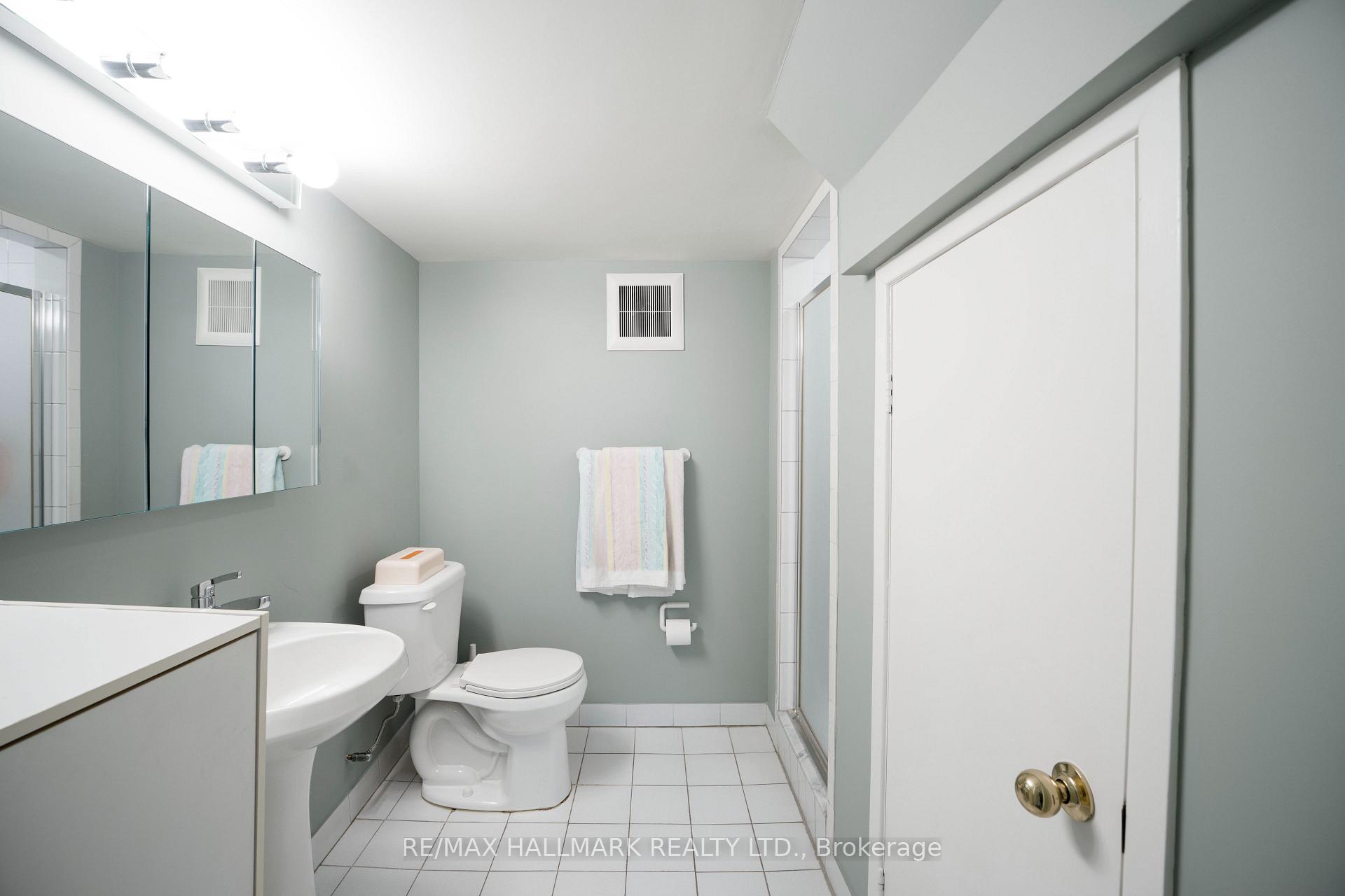 Photo 5 of 7 Charnwood Place, Markham, Aileen-Willowbrook — HOMEH