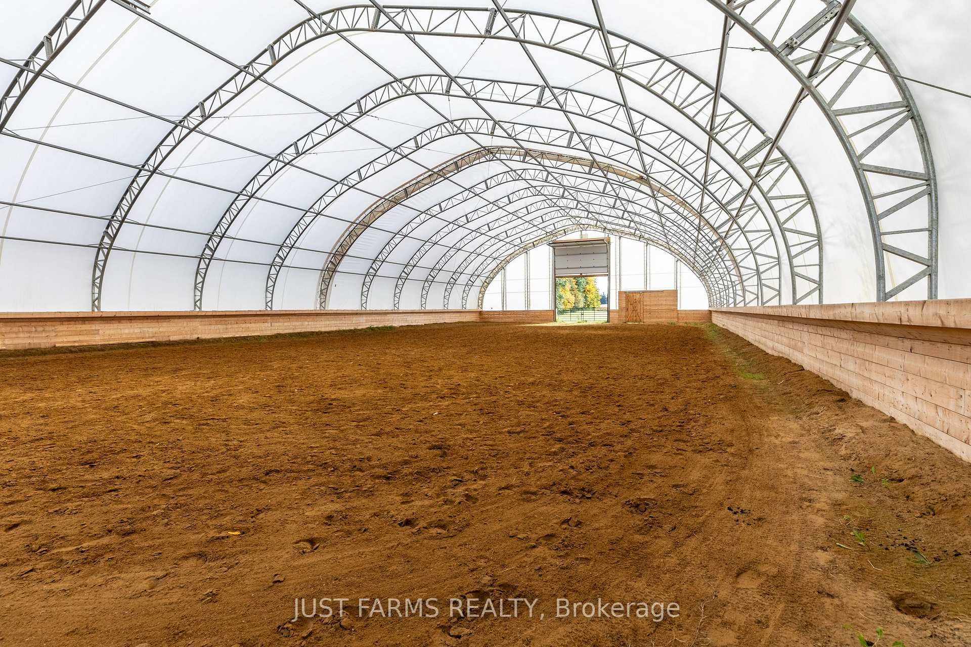 Photo 13 of 21846 Muncey Road, Strathroy-Caradoc, Rural Strathroy-Caradoc — HOMEH