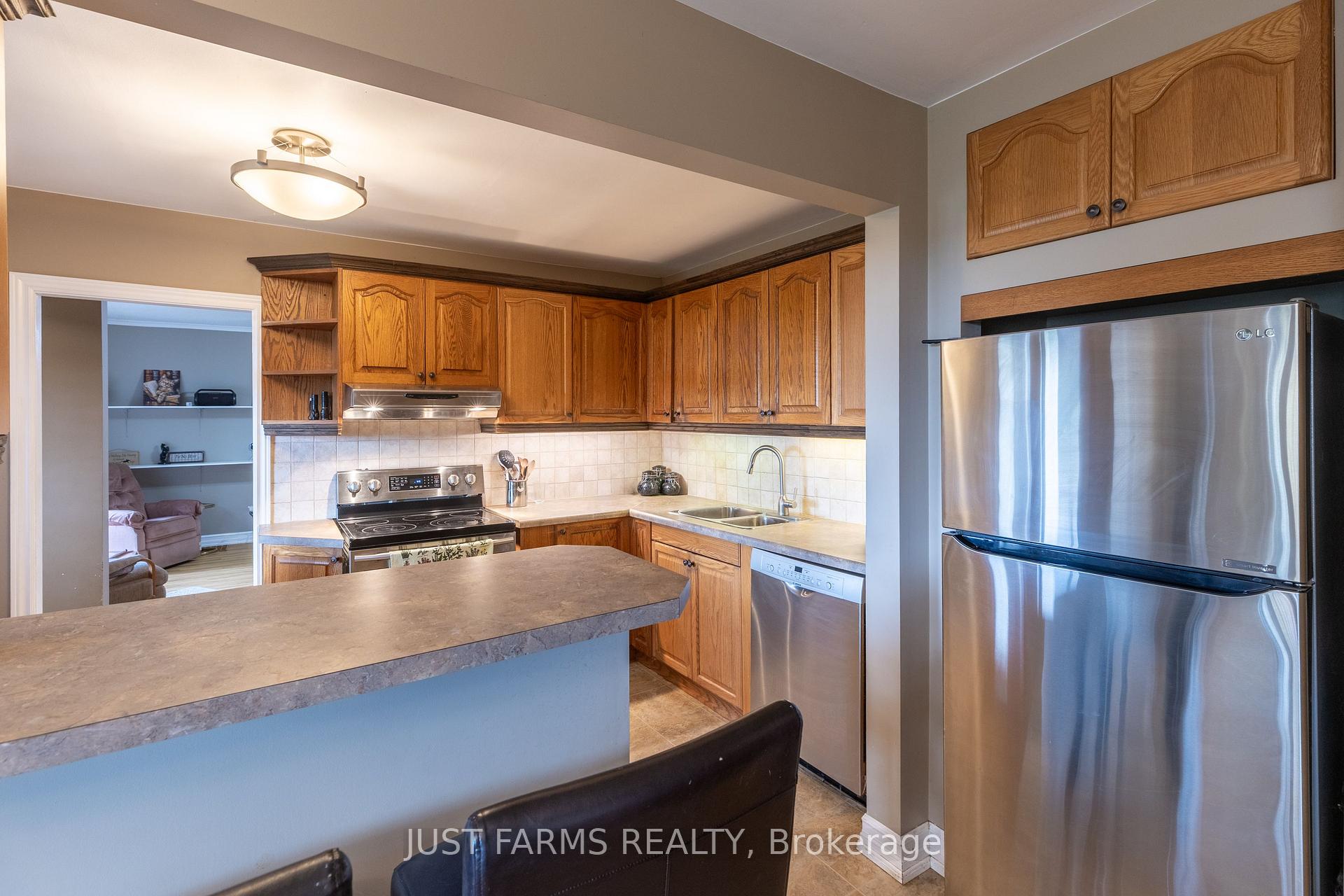 Photo 16 of 21846 Muncey Road, Strathroy-Caradoc, Rural Strathroy-Caradoc — HOMEH