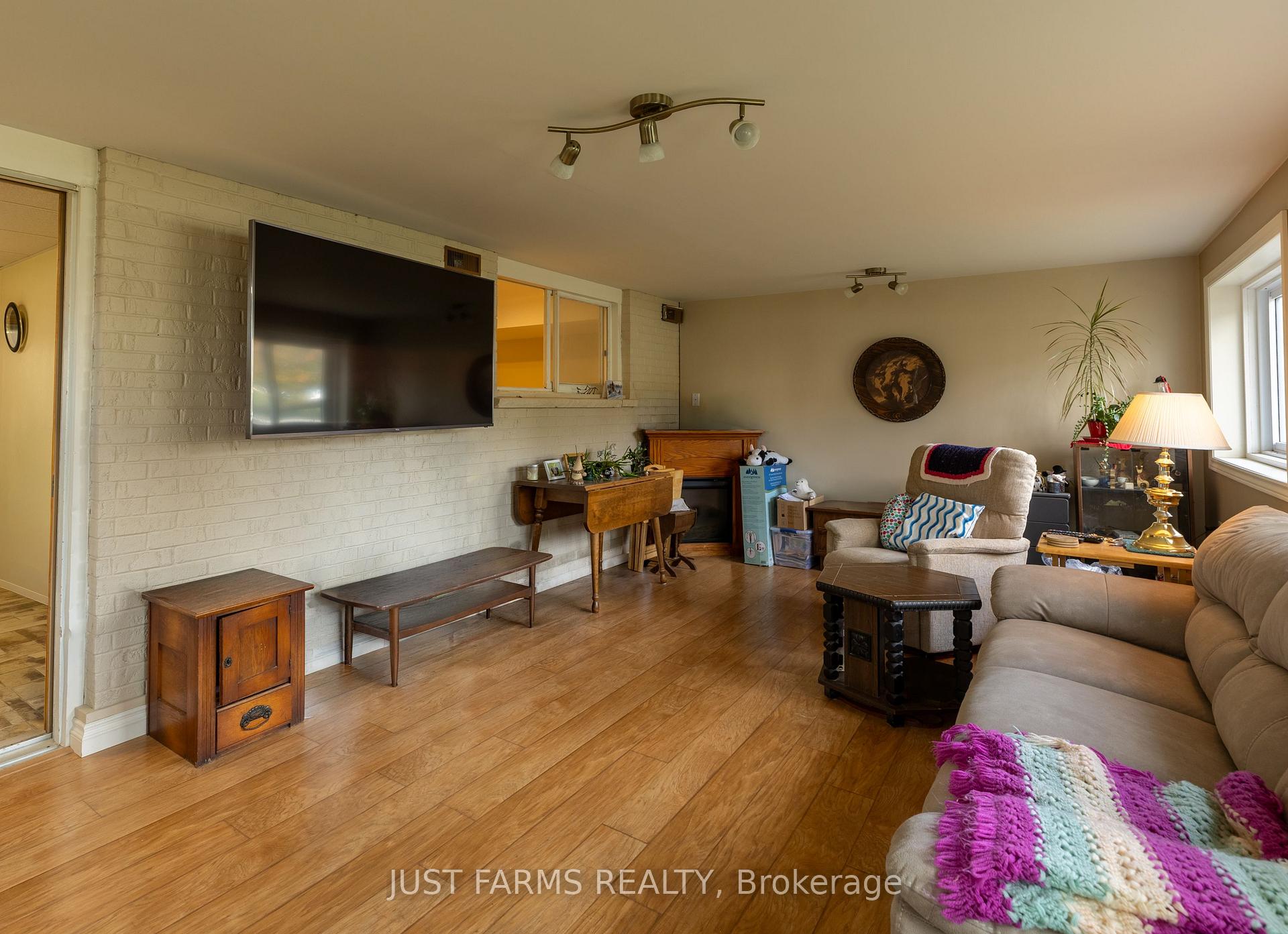 Photo 26 of 21846 Muncey Road, Strathroy-Caradoc, Rural Strathroy-Caradoc — HOMEH