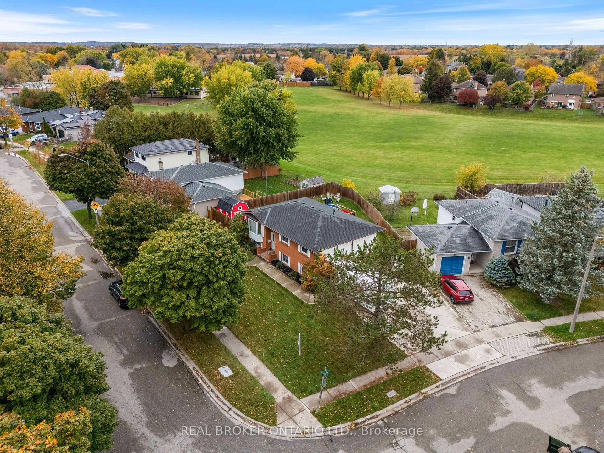 Photo 3 of 31 Gillin Road, Brantford, Brantwood Park — HOMEH