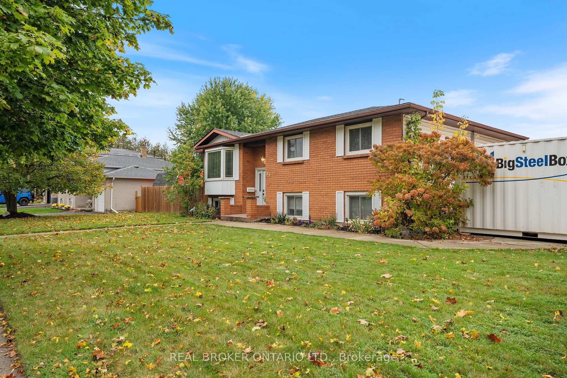 Photo 9 of 31 Gillin Road, Brantford, Brantwood Park — HOMEH