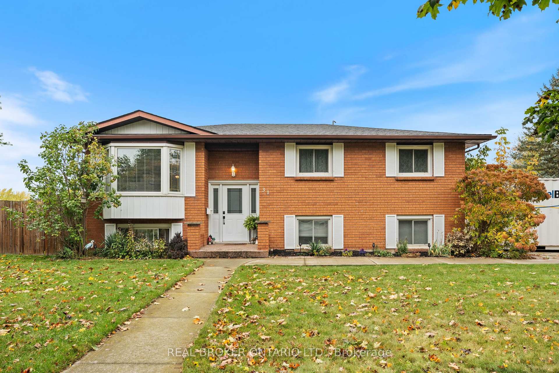 Photo 10 of 31 Gillin Road, Brantford, Brantwood Park — HOMEH