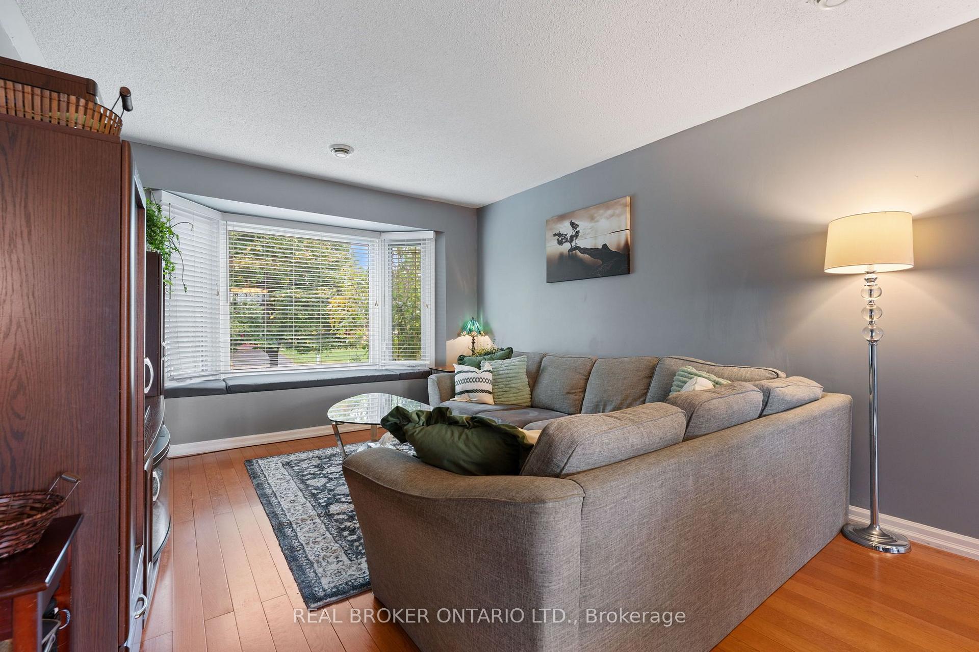 Photo 14 of 31 Gillin Road, Brantford, Brantwood Park — HOMEH