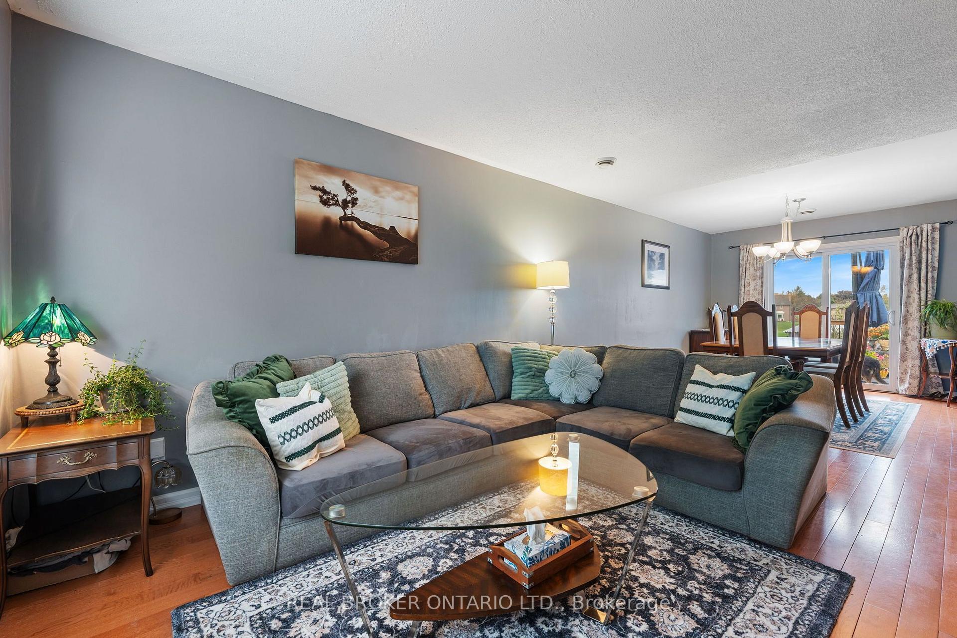 Photo 16 of 31 Gillin Road, Brantford, Brantwood Park — HOMEH